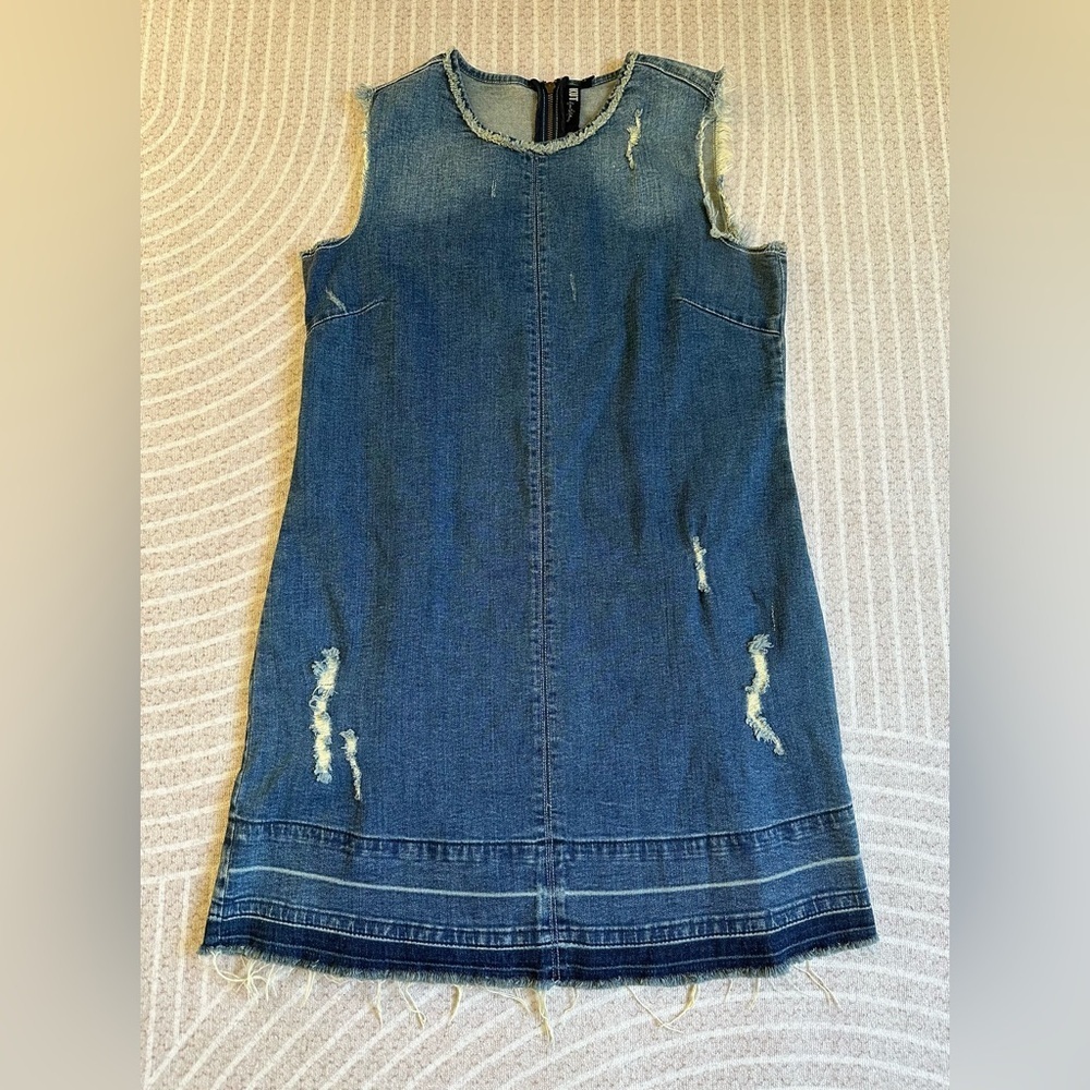 KUT from the Kloth Women's Christina Distressed Denim
Minidress L Versatile - Picture 2 of 9